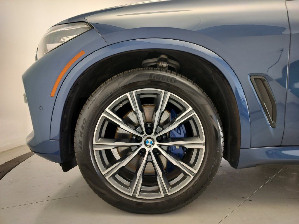 Certified 2023 BMW X5 xDrive40i w/ M Sport Package AWD/4WD image 5
