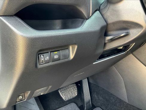 Used 2024 Toyota RAV4 SE image 24