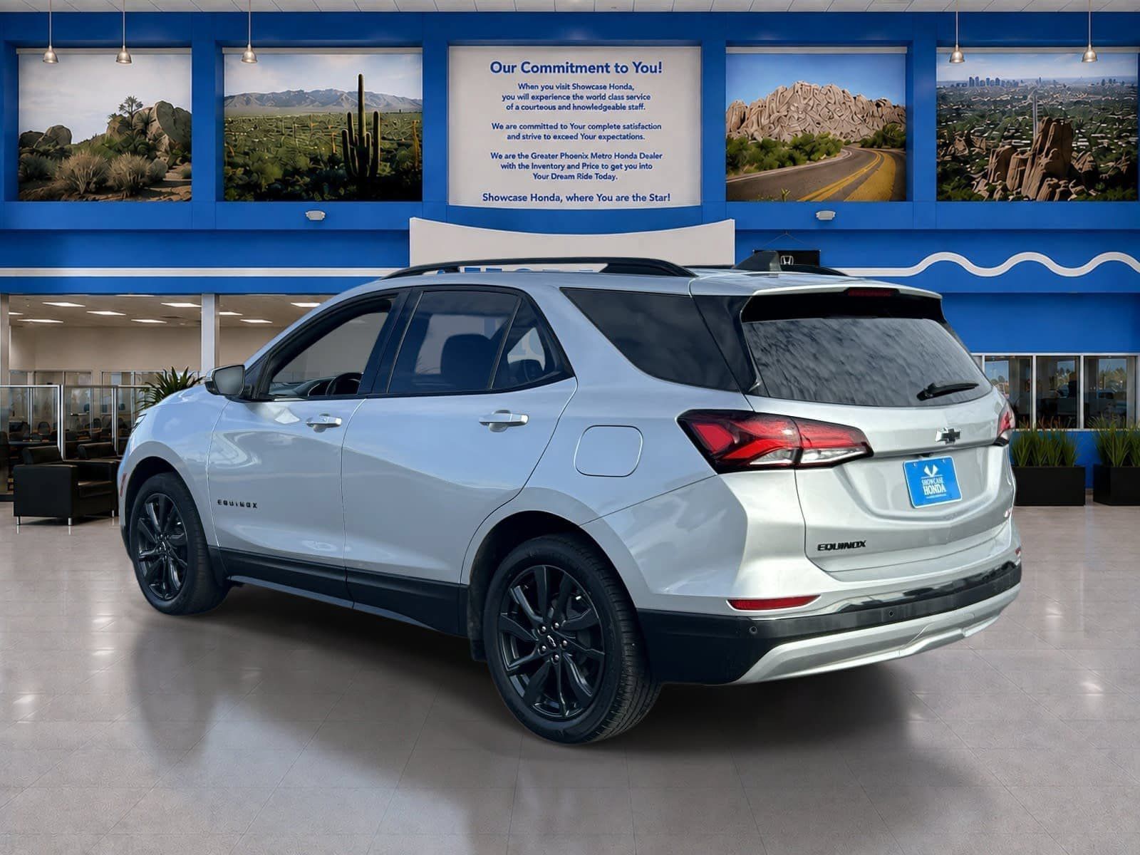 Used 2022 Chevrolet Equinox RS w/ RS Leather Package FWD image 8