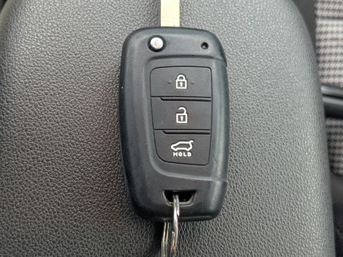 Used 2022 Hyundai Kona SE FWD image 24