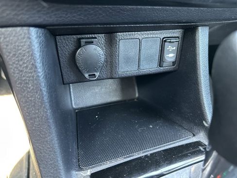 Used 2016 Toyota Corolla L image 24