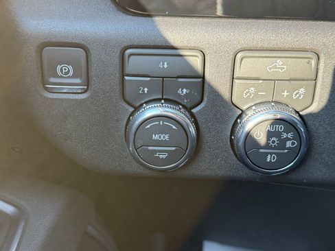 New 2026 GMC Sierra 3500 SLE w/ SLE Value Package image 28