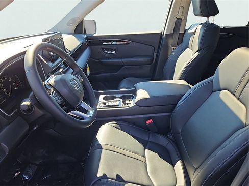 New 2025 Honda Pilot Touring image 21
