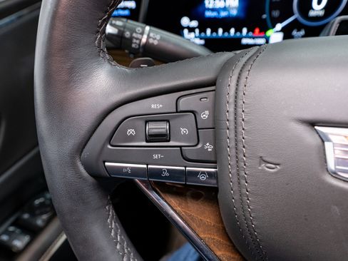 Used 2023 Cadillac Escalade Sport Platinum w/ LPO, ONYX Package image 31