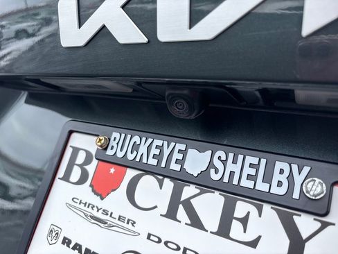 Used 2023 Kia Sorento S image 12