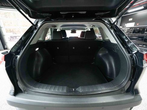 Used 2023 Toyota Corolla Cross XLE image 28