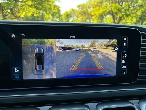 Used 2024 Mercedes-Benz GLS 580 4MATIC image 48