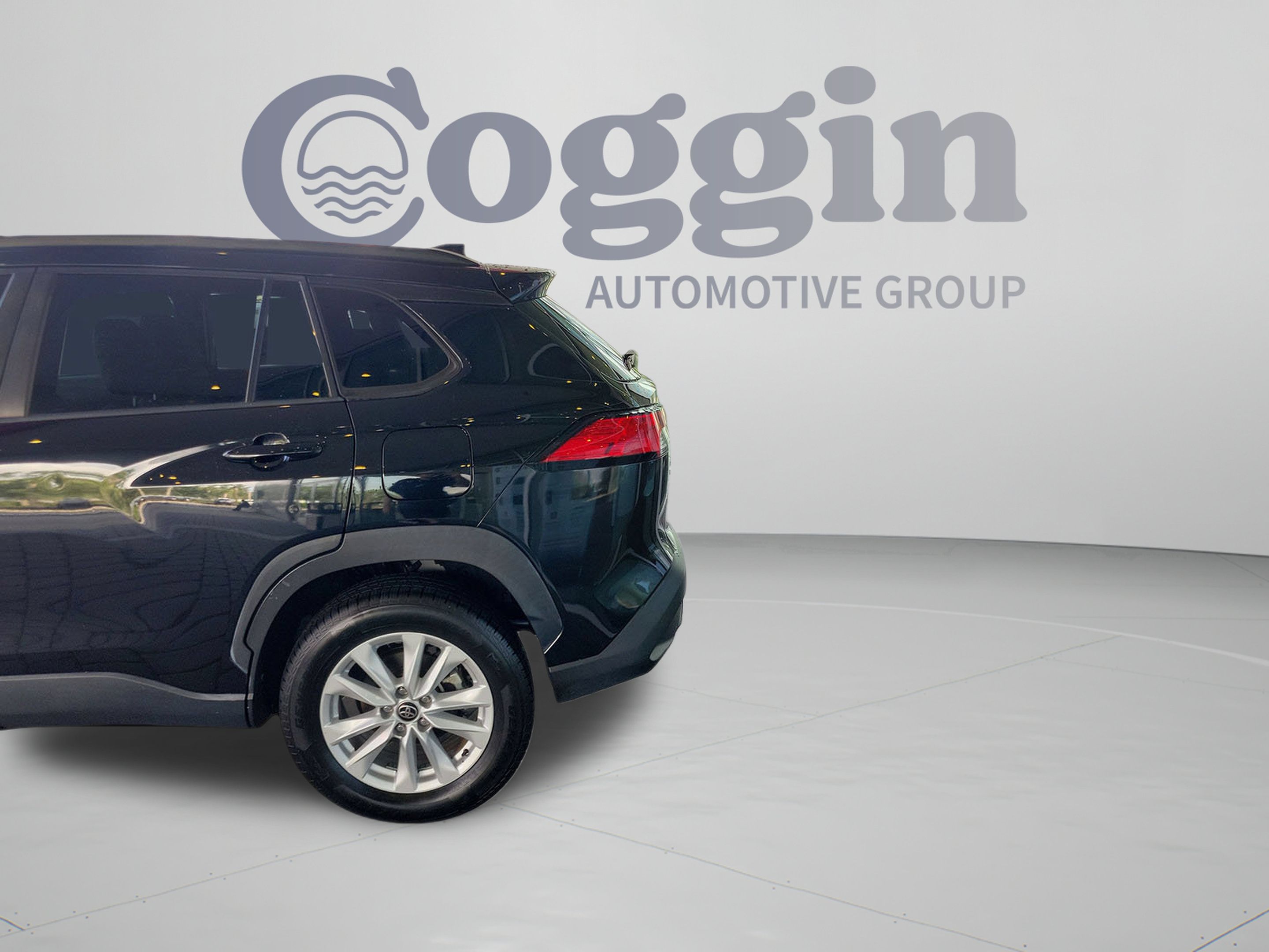 Used 2022 Toyota Corolla Cross LE FWD image 36