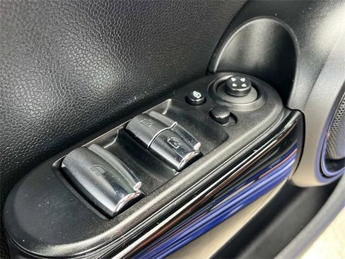 Used 2019 MINI Cooper S image 12