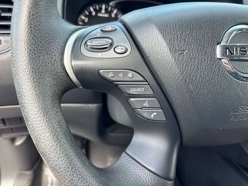 Used 2020 Nissan Pathfinder S AWD/4WD image 17