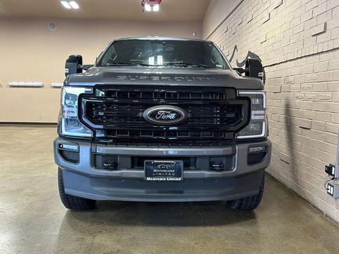 Used 2022 Ford F350 Lariat w/ Black Appearance Package AWD/4WD image 4