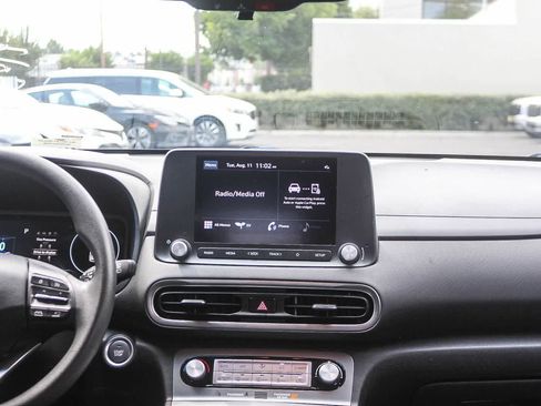 Certified 2023 Hyundai Kona SE FWD image 17