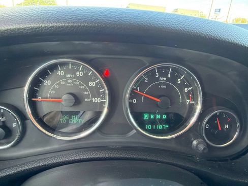 Used 2017 Jeep Wrangler Unlimited Rubicon w/ Connectivity Group AWD/4WD image 56