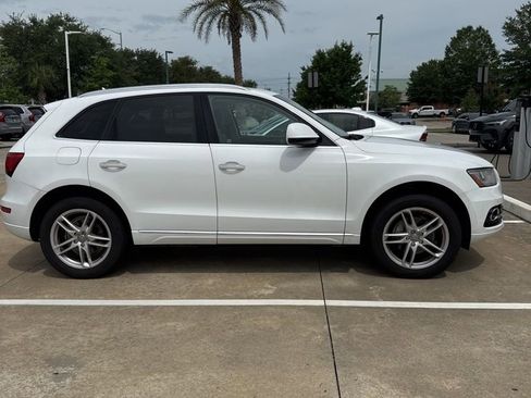 Used 2017 Audi Q5 2.0T Premium Plus w/ Technology Package AWD/4WD image 3