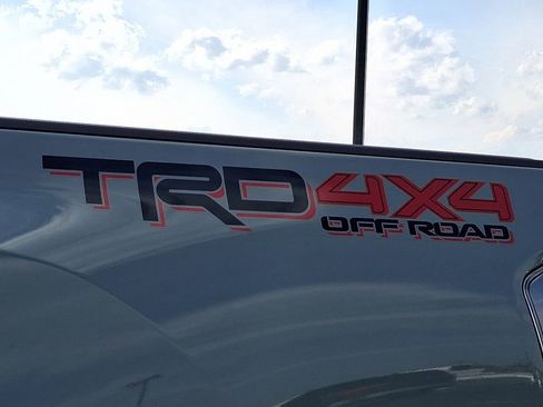 Used 2023 Toyota Tacoma TRD Off-Road w/ Technology Package AWD/4WD image 30