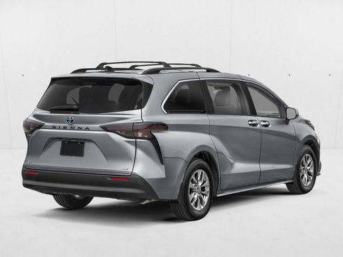New 2026 Toyota Sienna LE FWD image 2