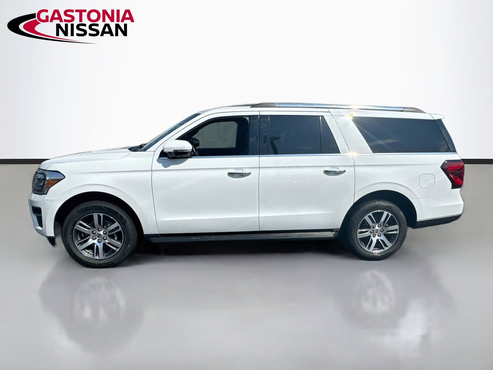 Used 2024 Ford Expedition Max Limited AWD/4WD image 5