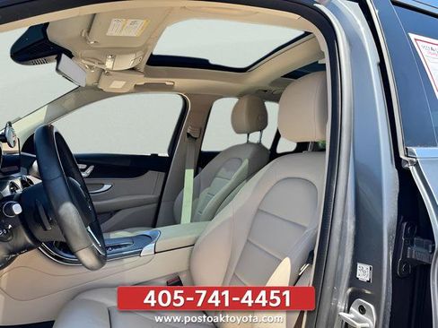 Used 2021 Mercedes-Benz GLC 300 4MATIC image 11