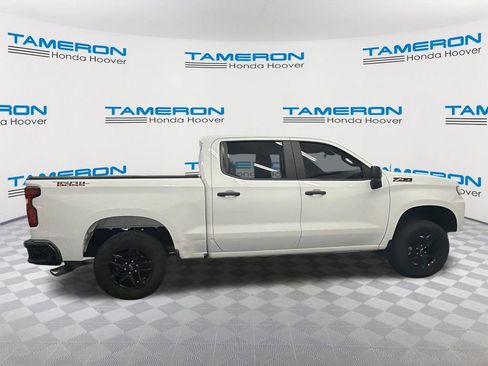 Used 2021 Chevrolet Silverado 1500 Custom Trail Boss w/ LPO, Dark Essentials Package AWD/4WD image 6