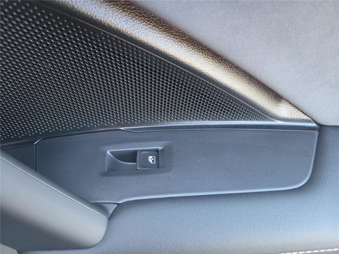 New 2025 Volkswagen Tiguan SE R-Line image 35