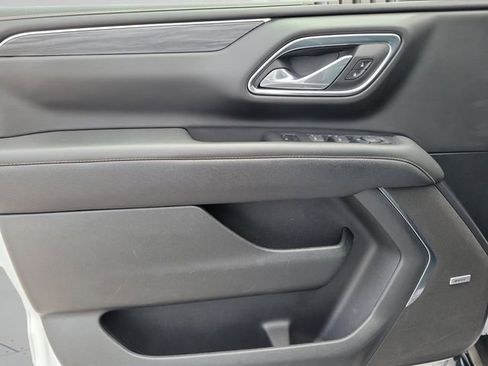 Used 2024 GMC Yukon XL SLT image 18