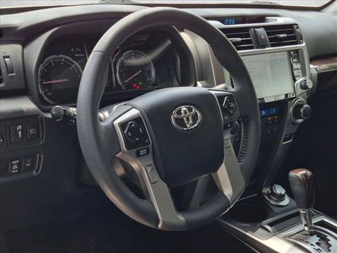 Used 2022 Toyota 4Runner Limited AWD/4WD image 10