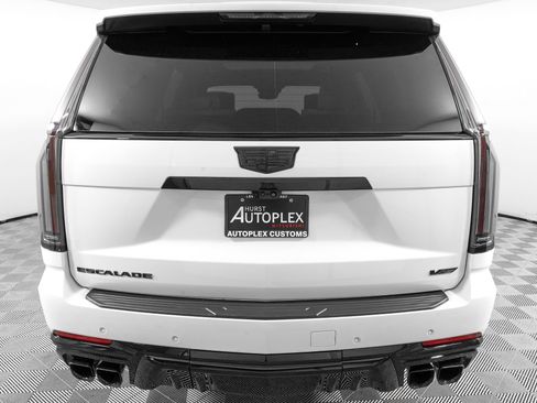 Used 2026 Cadillac Escalade V w/ LPO, ONYX Package AWD/4WD image 5