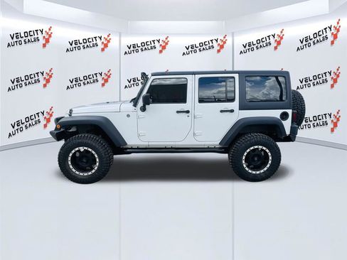 Used 2013 Jeep Wrangler Unlimited Sahara w/ Connectivity Group AWD/4WD image 6