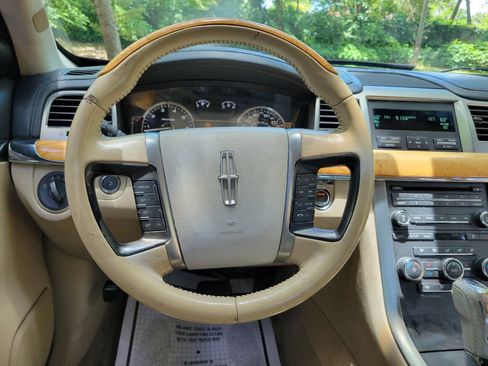 Used 2009 Lincoln MKS FWD image 18