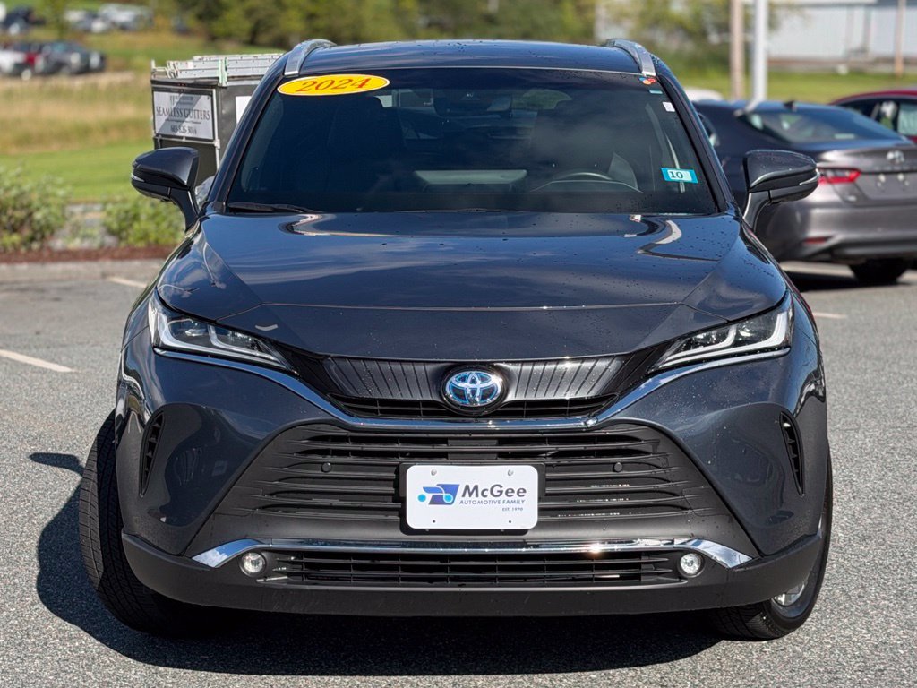Certified 2024 Toyota Venza XLE AWD/4WD image 2