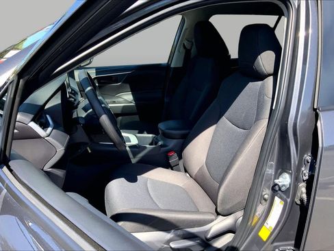 Certified 2025 Toyota RAV4 LE FWD image 7
