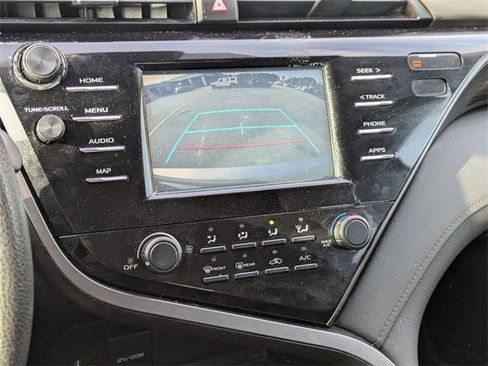 Used 2019 Toyota Camry LE image 18