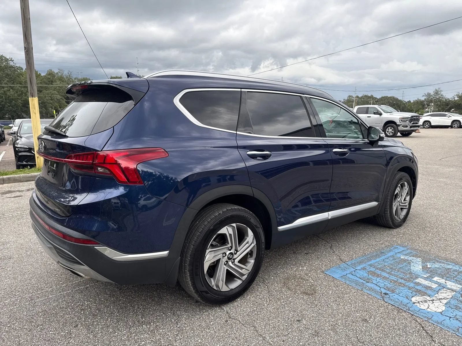 Used 2023 Hyundai Santa Fe SEL w/ Premium Package FWD image 7