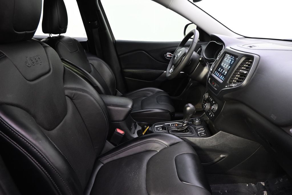 Used 2022 Jeep Cherokee Latitude Lux AWD/4WD image 16