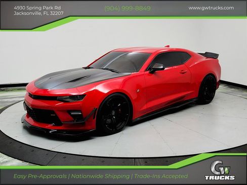 Used 2018 Chevrolet Camaro SS image 1
