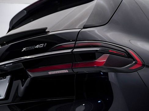 Used 2023 BMW X7 xDrive40i w/ Executive Package image 12