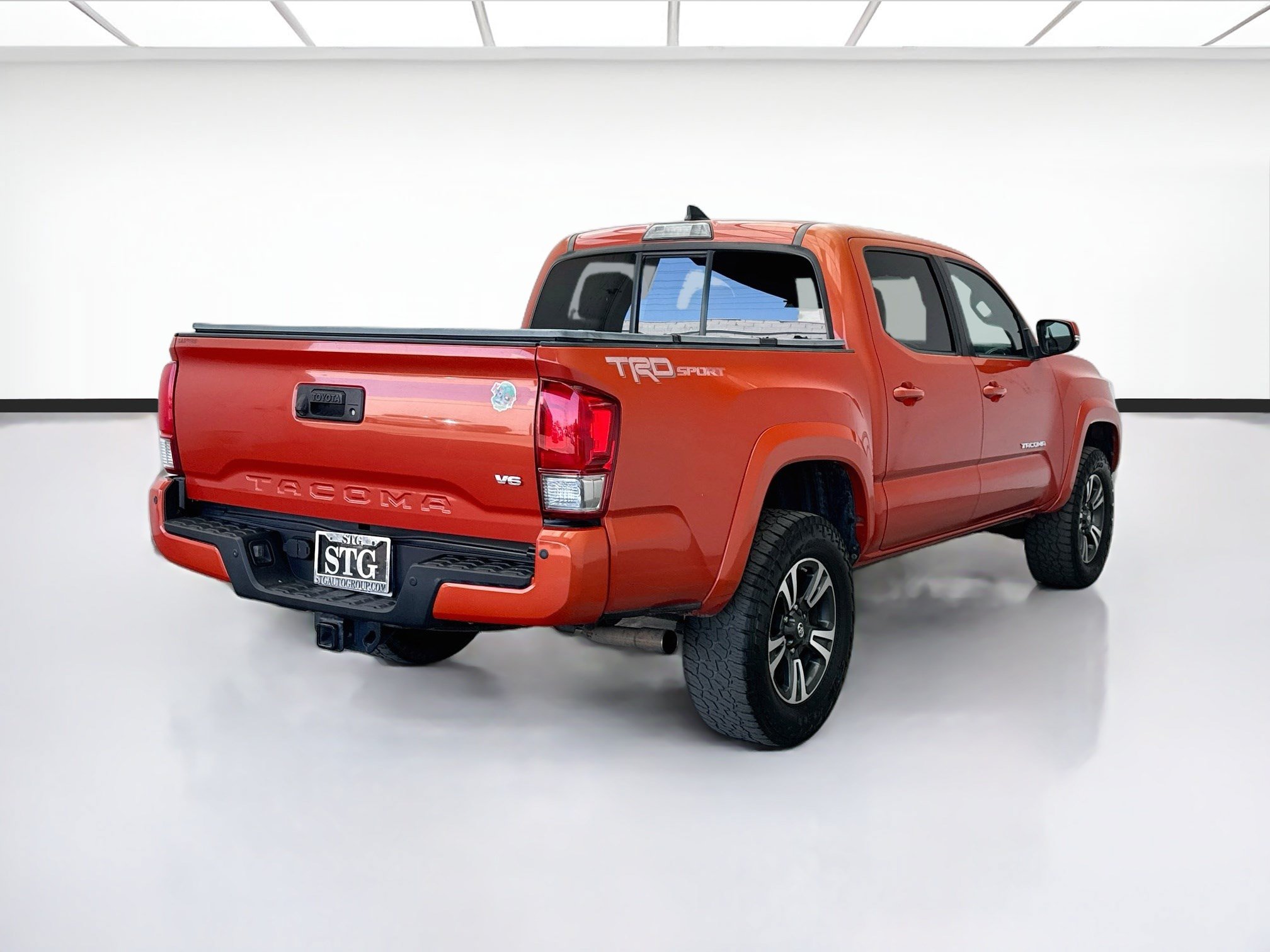 Used 2016 Toyota Tacoma TRD Sport RWD image 4