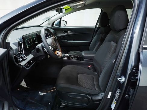 Used 2023 Kia Sportage LX image 10