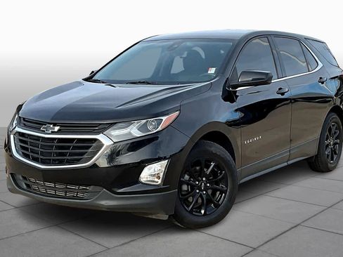 Used 2020 Chevrolet Equinox LT w/ Driver Convenience Package image 2