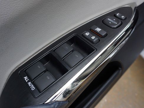 Used 2013 Toyota Avalon XLE image 21