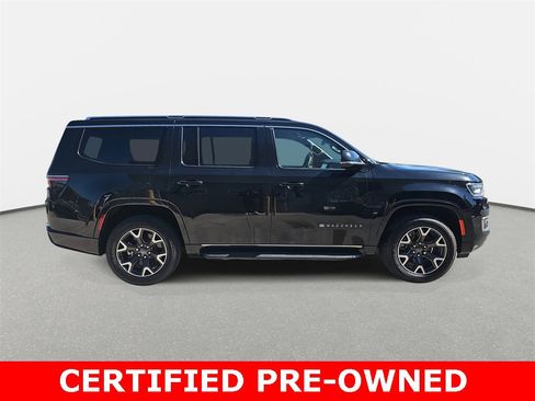 Used 2023 Jeep Wagoneer Series III w/ Preferred Equipment Group image 4