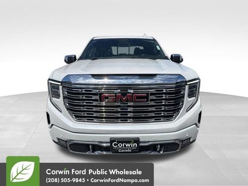Used 2022 GMC Sierra 1500 Denali AWD/4WD image 2