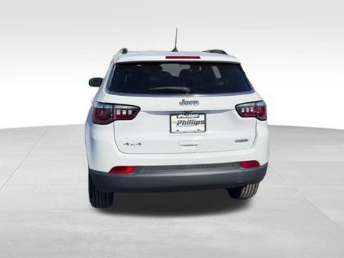 Used 2022 Jeep Compass Latitude AWD/4WD image 5