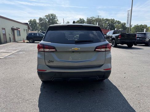 Used 2023 Chevrolet Equinox LS w/ LS Convenience Package AWD/4WD image 5