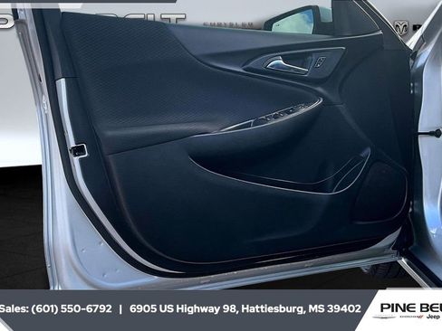 Used 2020 Chevrolet Malibu LT image 17