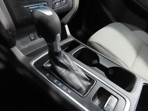 Used 2017 Ford Escape SE w/ Equipment Group 201A FWD image 28