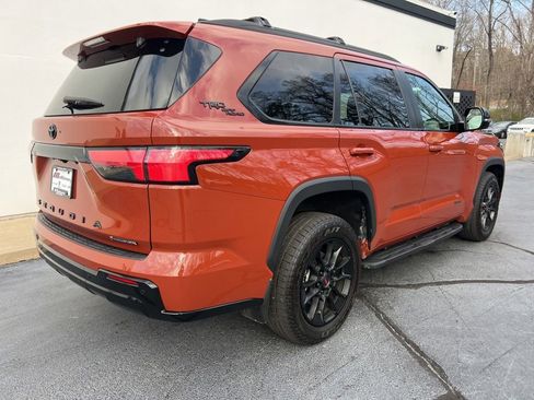 Used 2025 Toyota Sequoia Limited w/ TRD Off-Road Package AWD/4WD image 11