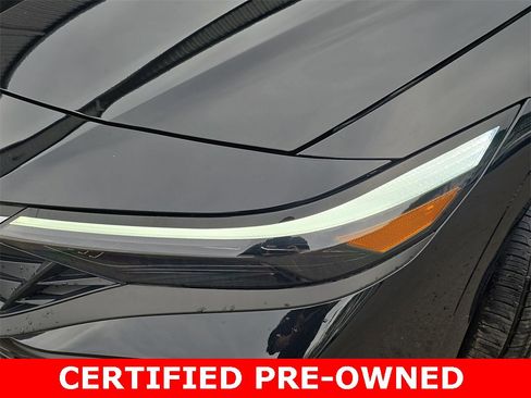 Certified 2025 Hyundai Elantra SEL image 31