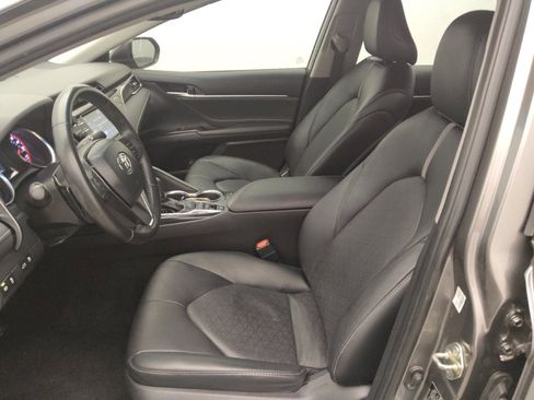 Used 2018 Toyota Camry XSE FWD image 17