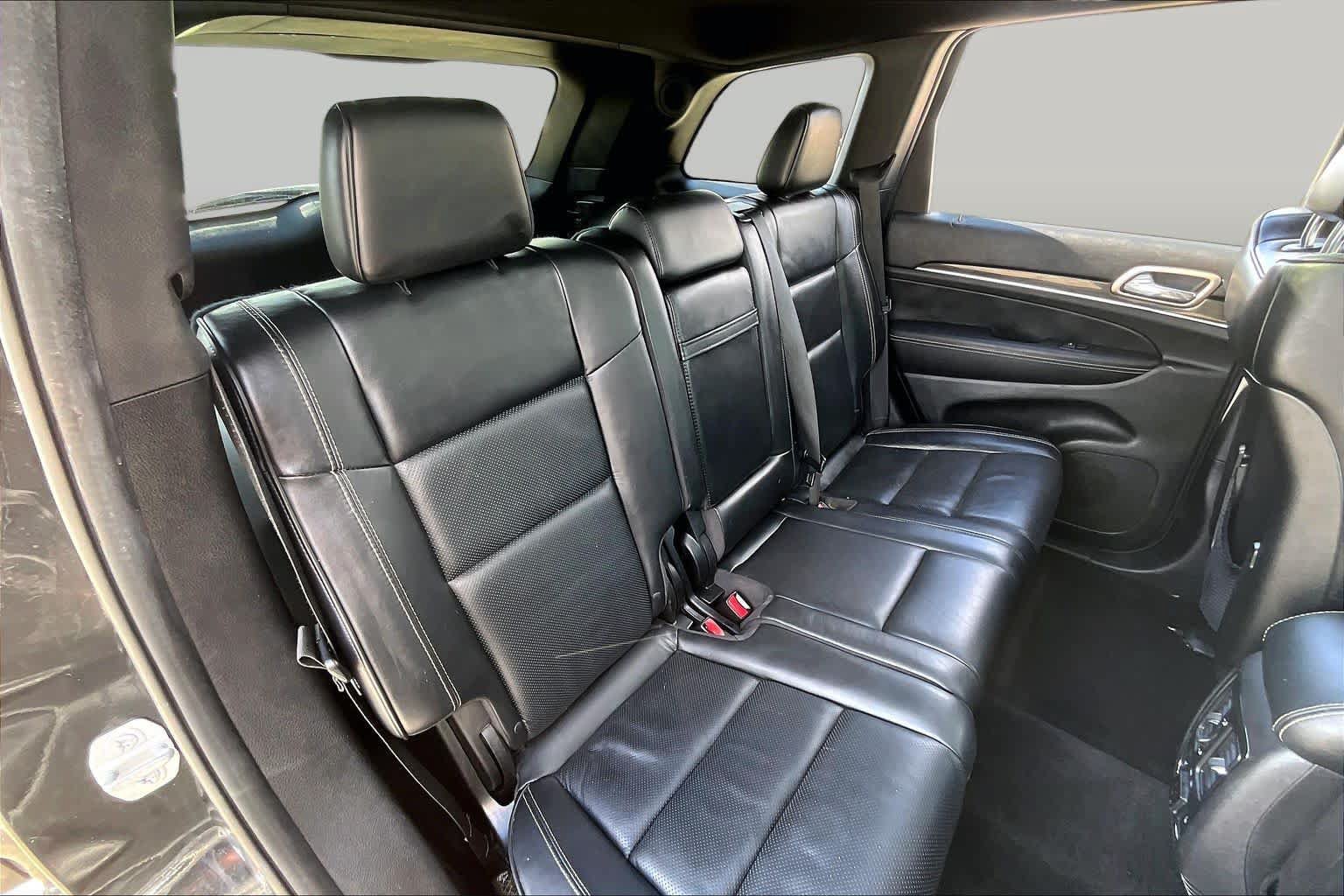 Used 2015 Jeep Grand Cherokee Overland RWD image 17